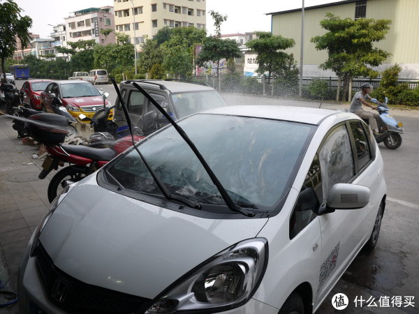 雨季开车看不清?老司机真空无打底分享6种「雨敌」购买使用指南
