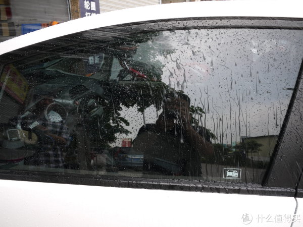 雨季开车看不清?老司机真空无打底分享6种「雨敌」购买使用指南