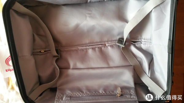 晒晒上海银行QQ彩贝卡和外交官拉杆箱_开箱