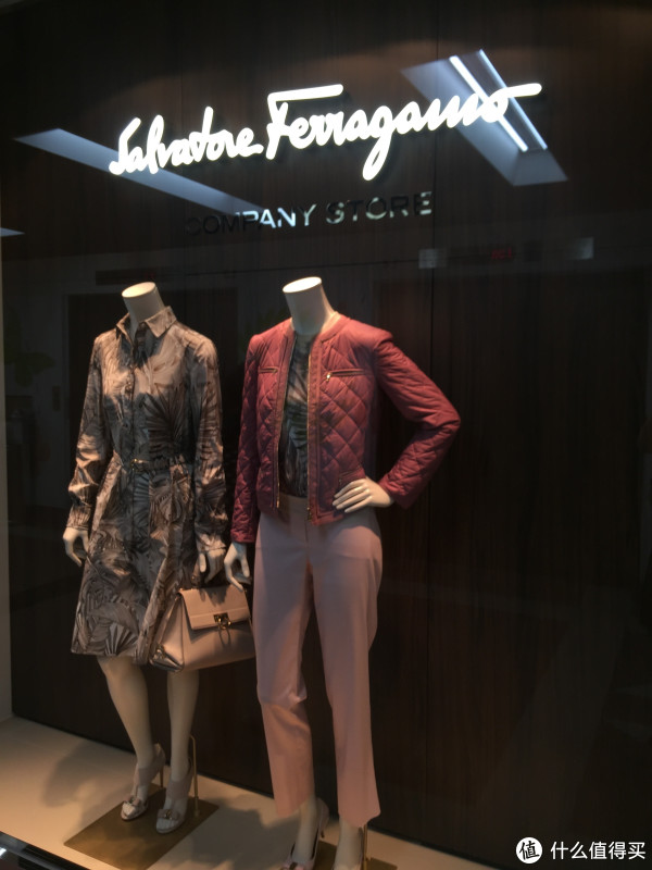 香港新海怡广场购物指南 | 香港奢侈品折扣店_