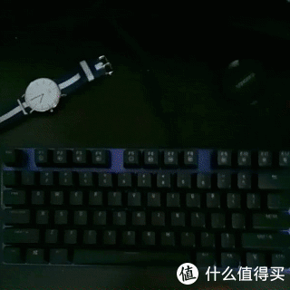 来自11.11兑换——Rantopad 镭拓 MXX 背光游戏机械键盘 青轴