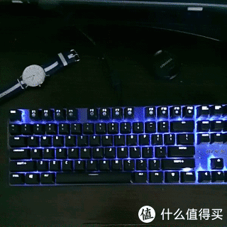来自11.11兑换——Rantopad 镭拓 MXX 背光游戏机械键盘 青轴