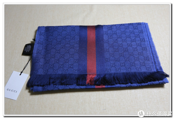 丢失礼物的接班人:GUCCI 古驰长款围巾一条的